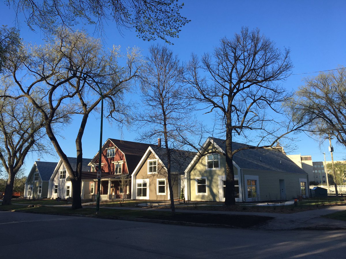 WBCommunityOrg's tweet photo. Congratulations @greatwestlifeca on the grand opening of West Broadway's newest childcare facility! Beautiful inside and out. https://t.co/5cY6jcVHe9