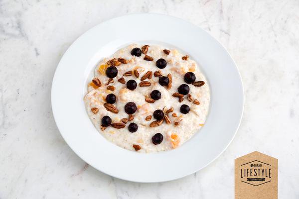 Early morning workout tomorrow @worldhealthyeg? Pick up our blueberry quinoa bowl &amp; try out the lifestyle menu. A delicious time saver. #fff