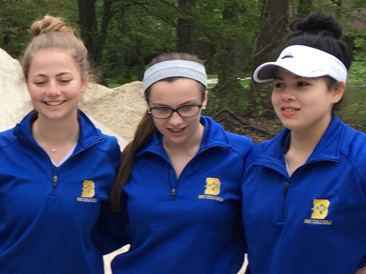 BfieldGirlsGolf's tweet photo. When Zoel hits a bird in a match but we still get the W so it's all good! (P.s. The bird lived!) #byebyebunnell https://t.co/owwqf5E7WN