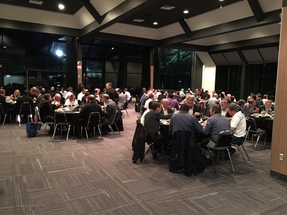 AICQ's tweet photo. Un souper en bonne compagnie à @AICQ #aicqmai2017 https://t.co/HWAoVhdPQO