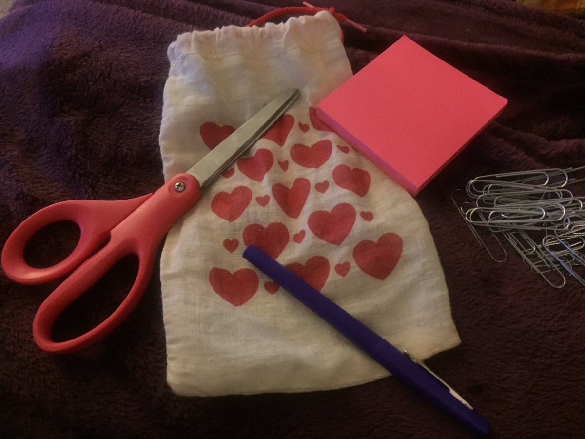 MrsWebersClass's tweet photo. #teachernightlife #goodiebag #1W #sweethearts https://t.co/SVvYYPMClN
