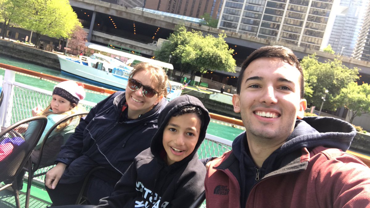 MoisesLopez30's tweet photo. Had lots of fun on today's field trip on the Chicago First Lady Cruise w/ @Liberty_D135 staff &amp; students @CathyPatla @MrsButzow @laxmom1966 https://t.co/RdV1iq36qA