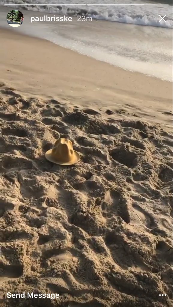 AlexTheWannaBe's tweet photo. We've lost another fin to the sea. Global wanting is killing off innocent Fins, Stop it before it's to late. @paulbrisske @Joe_Reaper https://t.co/H3FUkFrtPX