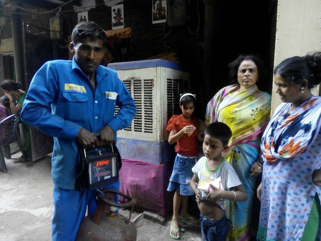 agupta_bpcl's tweet photo. #Bharatgas #PreDeliveryInspection with electronic salter scale @BPCLimited @BPCLLPG @NatekarRajoo @Sureshnair_BPCL @8singhi @vine_etsingh https://t.co/xivB7bNhHx