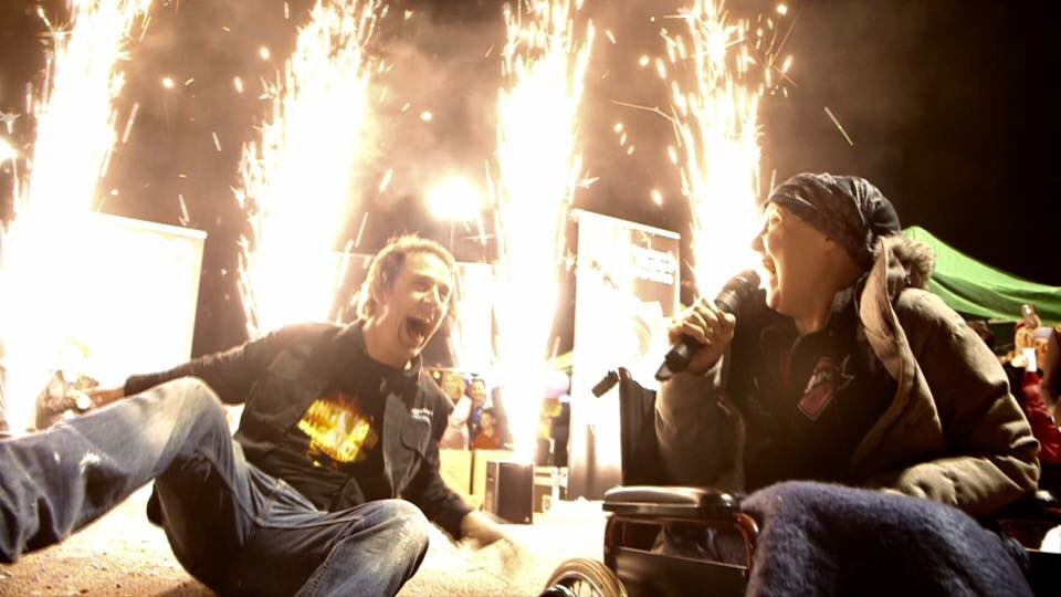 loveyoursister's tweet image. This is the moment #thebigheartproject  cracked 2 million this pictures says it all heart explosion!!! #loveyoursister #nowisawesome