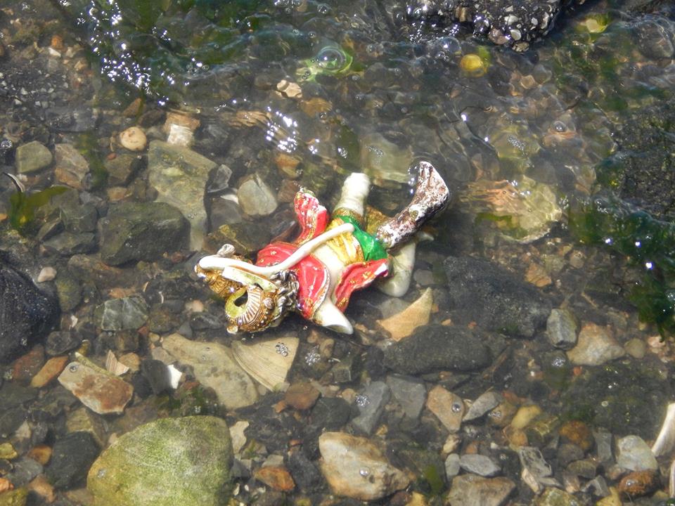 SadhanaHindus's tweet photo. Pictures from our first #ProjectPrithvi beach cleanup of the year: putting our bhakti to #BhumiDevi (Mother Earth) into action. https://t.co/P5KSkgKEvA