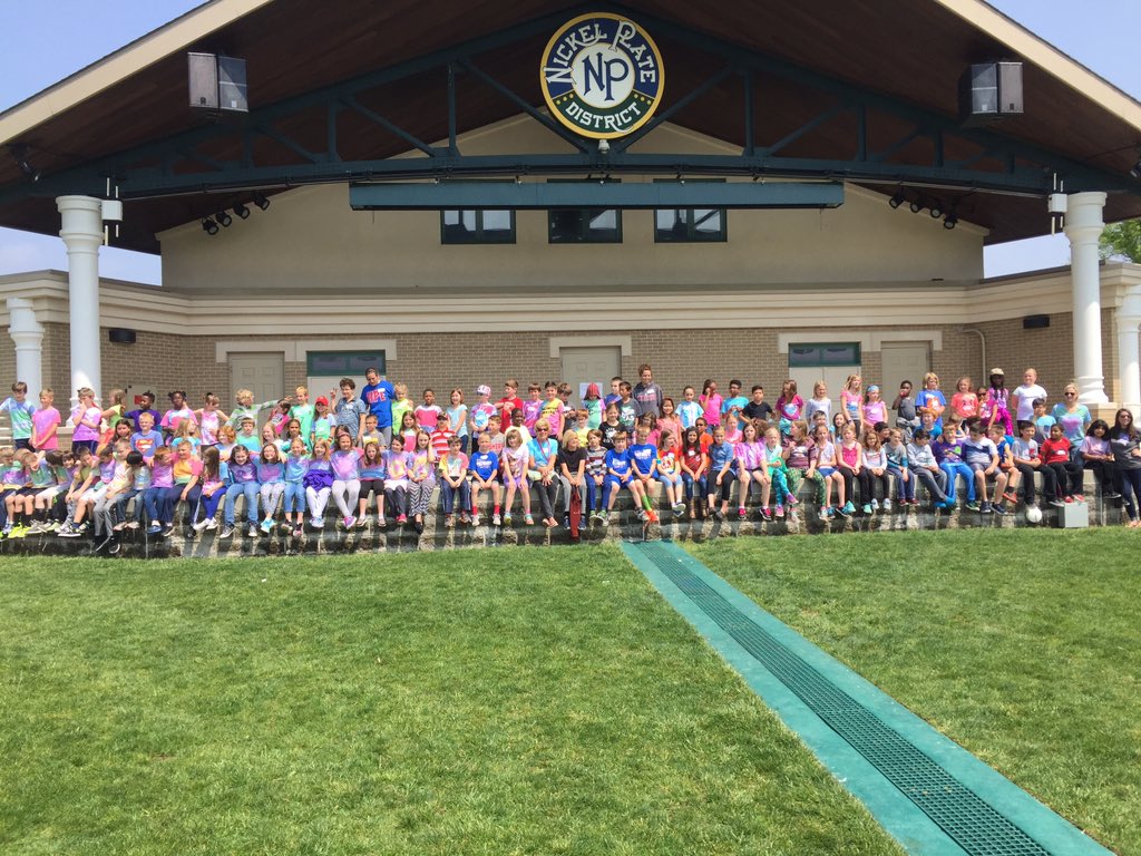 Third Graders exploring their role in the community through service learning! Way to go <a href="/HPEPatriots/">Harrison Parkway</a> !