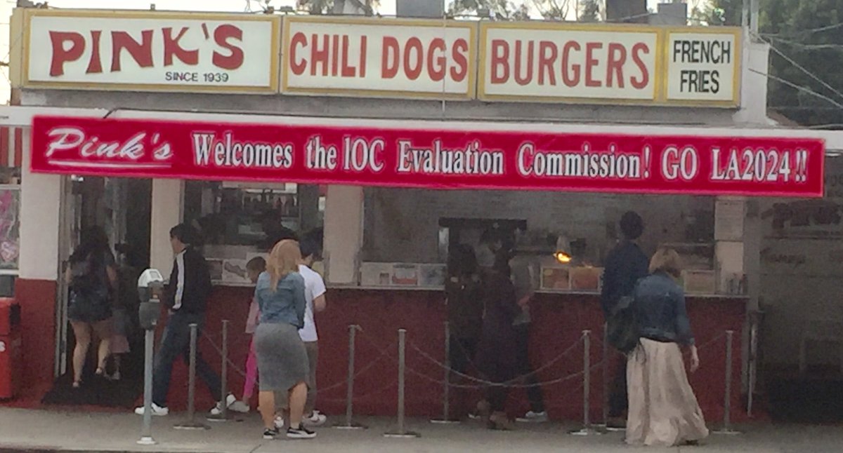 pinkshotdogs's tweet image. Pink's Hot Dogs welcomes the Intl @Olympics Committee 2 #LosAngeles! @ericgarcetti @MayorOfLA @LAPDChiefBeck @CAgovernment @GovPressOffice