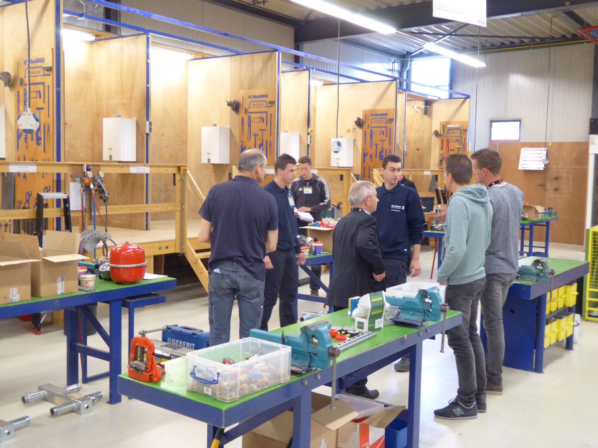 WorldSkillsNL's tweet photo. Succes vandaag tijdens NL kampioenschap #skillsheroes sanitaire- en verwarmingstechnicus en elektrotechnicus gebouwen bij @IWNederland! https://t.co/hluV1JFT5c