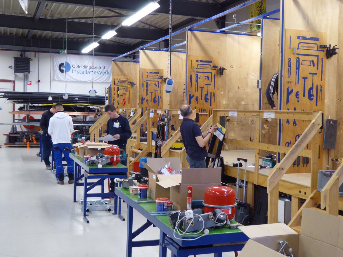 WorldSkillsNL's tweet photo. Succes vandaag tijdens NL kampioenschap #skillsheroes sanitaire- en verwarmingstechnicus en elektrotechnicus gebouwen bij @IWNederland! https://t.co/hluV1JFT5c