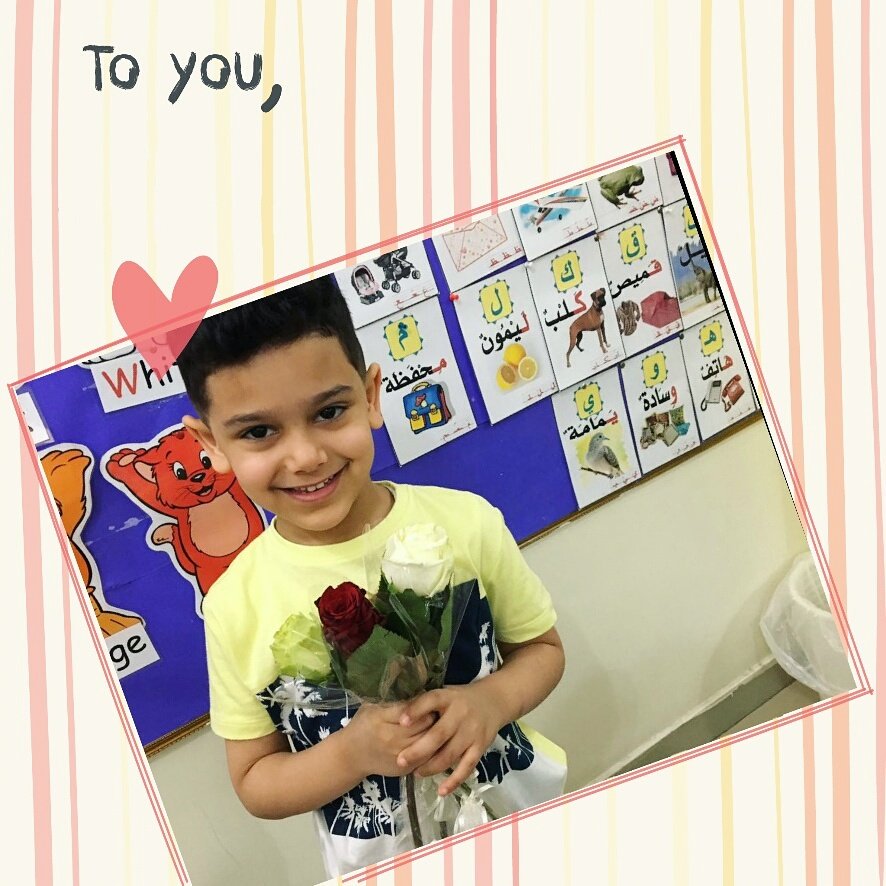 SchoolAlnoor's tweet photo. #صباح_الحب مع #زيزو 😍💕
اليوم زيزو فاجئ المعلمات وأهداهن وردة للذكرى 🌹
#نهاية_السنة #الدراسيه 📚💪 #kg2 https://t.co/PRkGBTfTsT