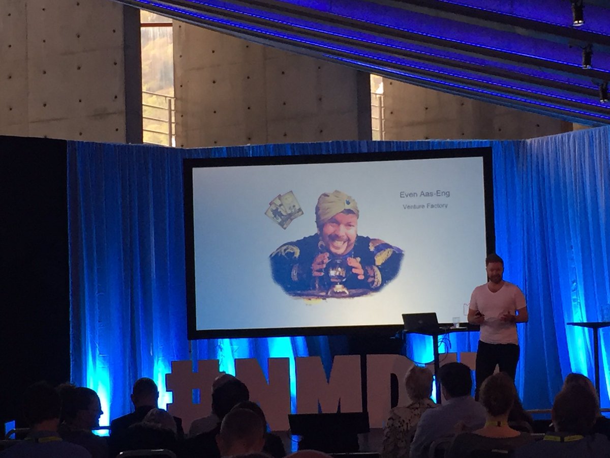 AdTech-sporet på #nmd17 åpnes med spådommer om fremtiden innen markedsføring levert av <a href="/eveneng/">Even Aas-Eng</a> "the media distribution monopoly is gone" 🔮