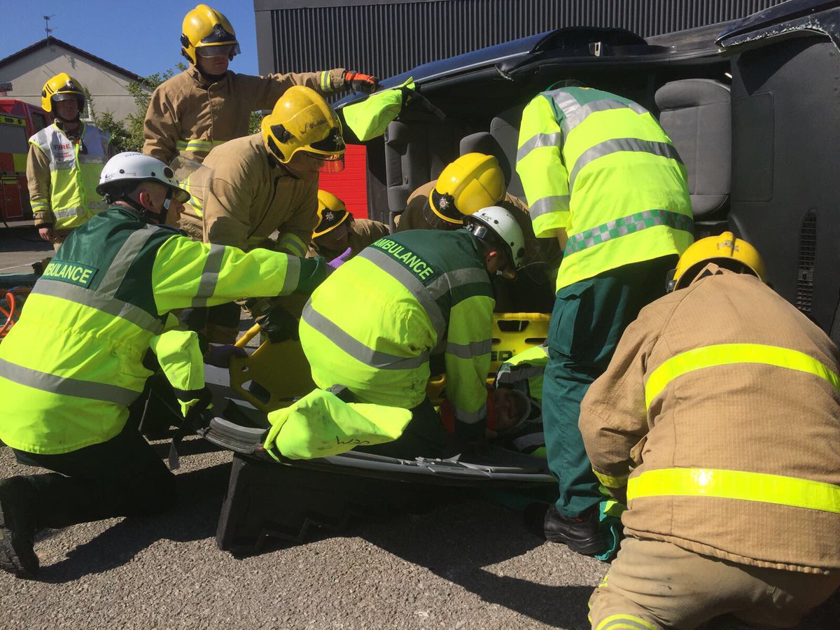 blackpool_fire's tweet photo. Not just fires 🔥 #RTC collaborative working#UCLAN#NWAS#Sunshine ☀️ https://t.co/gCCGCad8uM