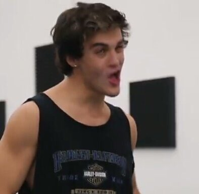 actuallymarmi's tweet photo. Me: hey can you please love me?
Ethan and Grayson: hEy CaN yOu PlEaSe LoVe Me? https://t.co/qTqNDZwn8x