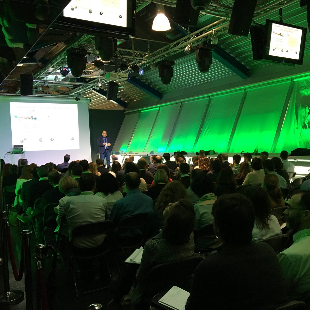 Solo podemos decir Bienvenidos y Gracias por acompañarnos en el I Encuentro #AsesoresDigitales #Madrid