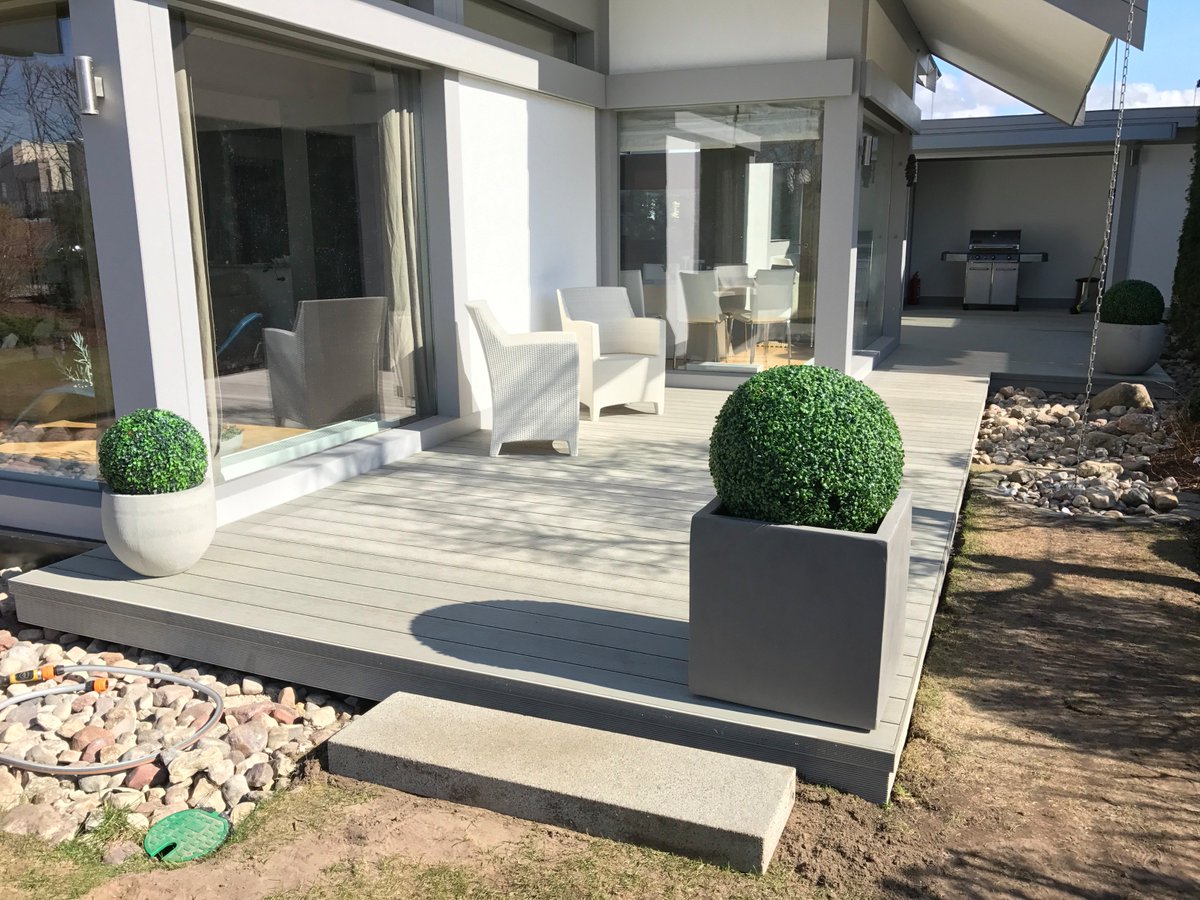_Greendeck_'s tweet photo. Beautiful terrace with light grey decking boards! #GreenDeck #Latvia #summeriscoming https://t.co/jQF4OBwx5W
