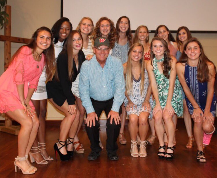 noels_girls's tweet photo. This senior class will not be missed. OH WHO AM I KIDDING they were my favorite😫❤️ https://t.co/GyUi72uUa5