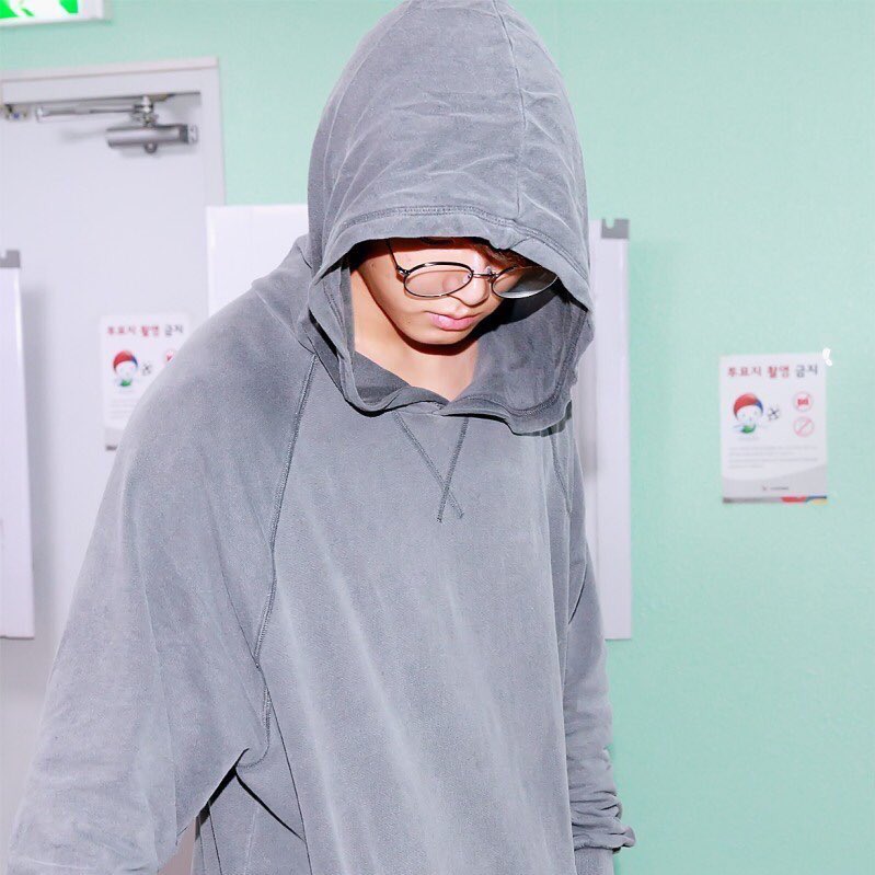 𝐣𝐚𝐣𝐚⁷ on X: jungkook wearing gray hoodie is an indeed great concept  #BTSBBMAs  / X