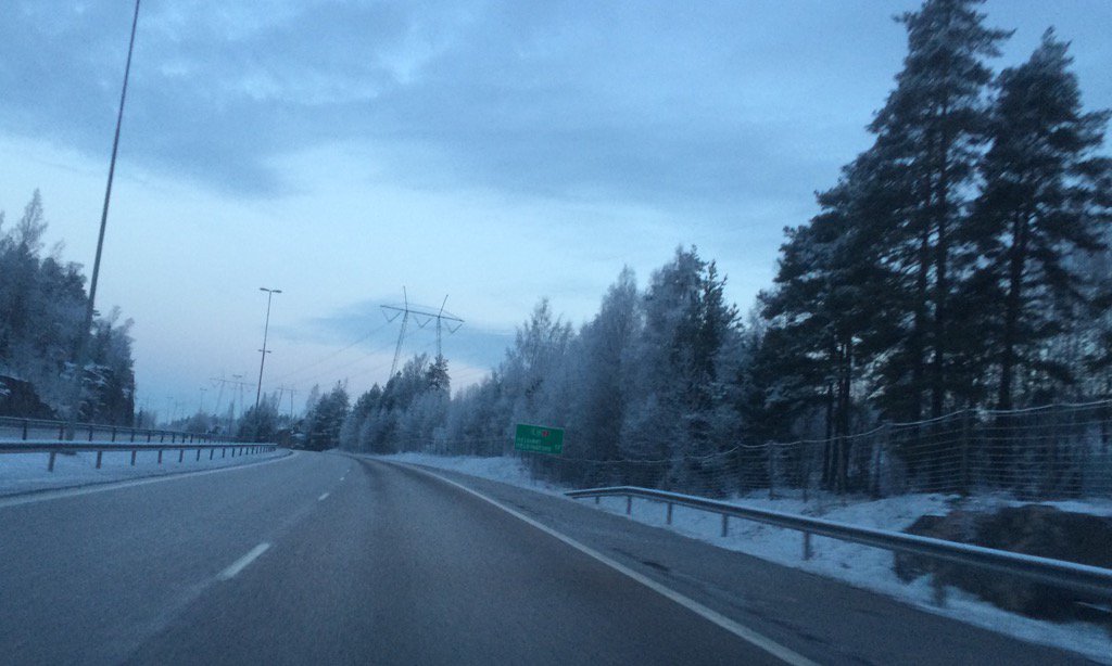 Landbo 11.5. klo 4.40. #ylehelsinki Winter is coming...