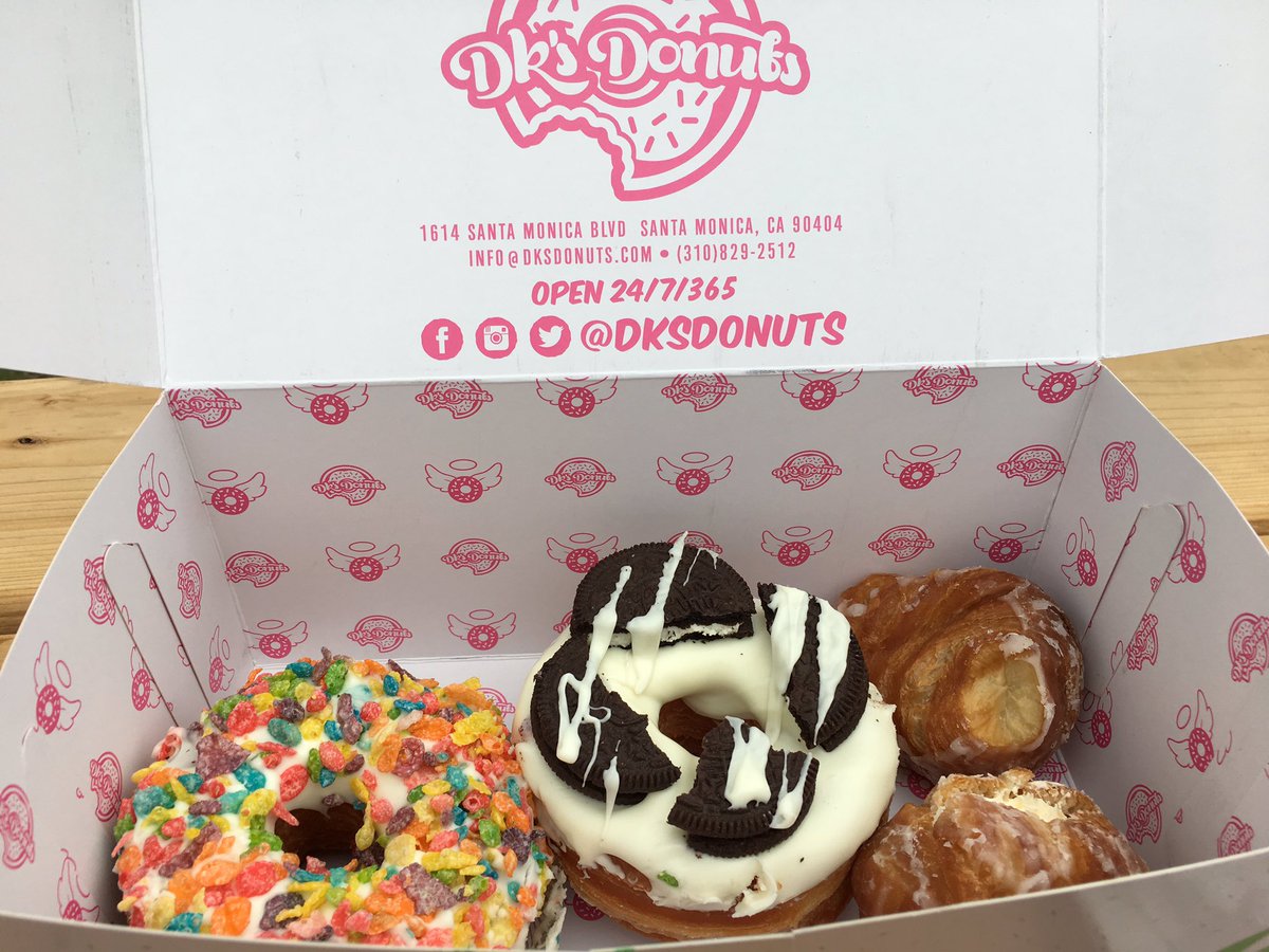 atabaronika's tweet photo. #dkdonuts #latimesfoodbowl #dtla #mydayinla https://t.co/Kty0pB8QKK