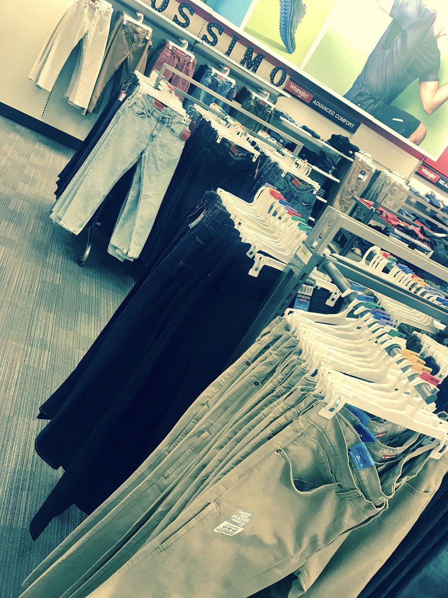 Angelsan2475's tweet photo. Denim &amp; short shop in mens department! Shopability , balance and impactful. #t2475 #bronxterminal @StevenRosini https://t.co/72LC3QJ5CW