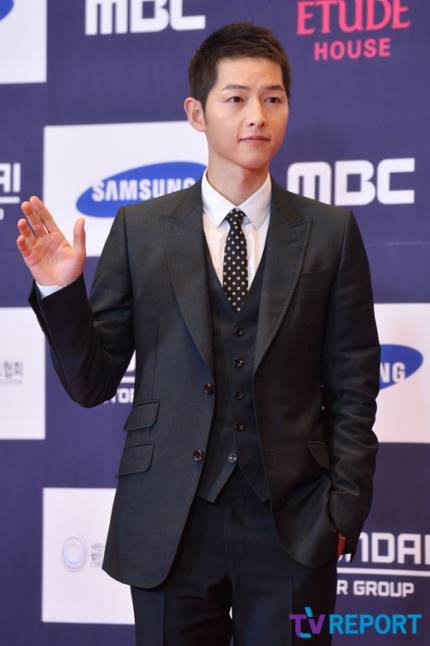 korean_netizen's tweet photo. #SongJoongKi to make a cameo appearance in #ParkHaeJin 's #MantoMan 
https://t.co/ykBsZ7ZQTm https://t.co/q1FZDa3FeF