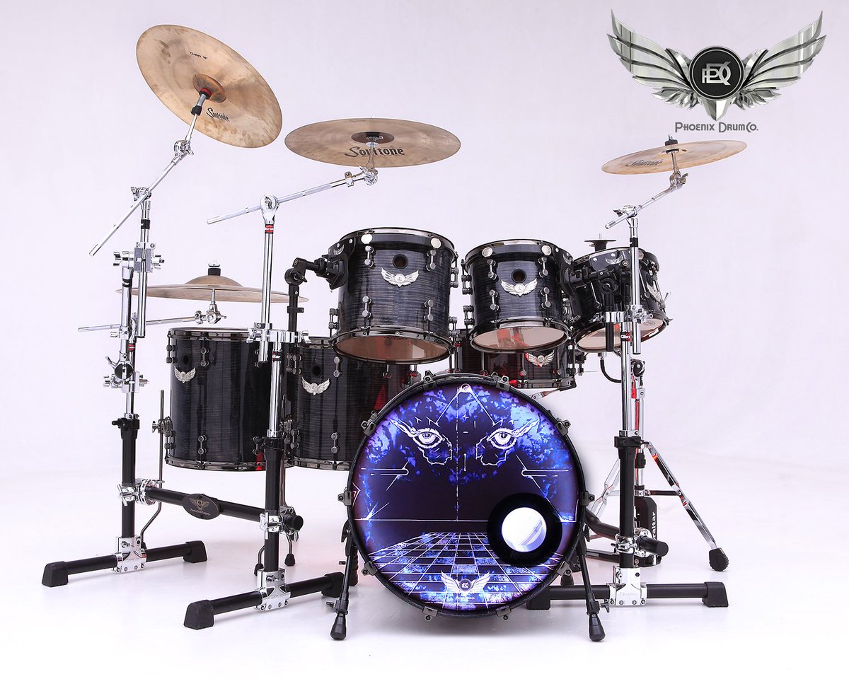 phoenixdrumco1's tweet photo. PDC Faded Blue Whale Fan Maple Drum Kit 
The Devil is in the details".  PDC Aero Space Machined Aluminum Tube Lugs®. www.phoenixdrumco https://t.co/G8eDCfskZP