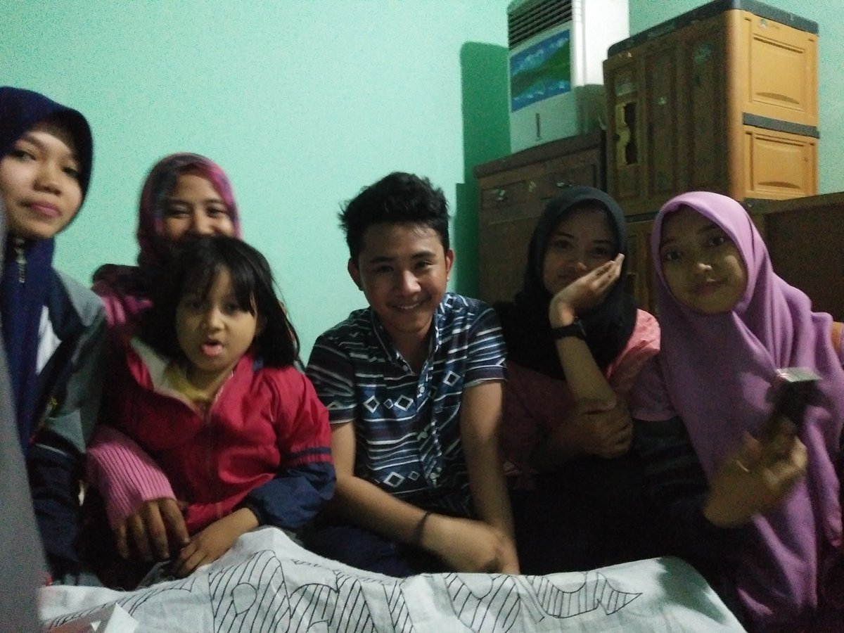 Belum bisa move on RAFLY MUSKURANE