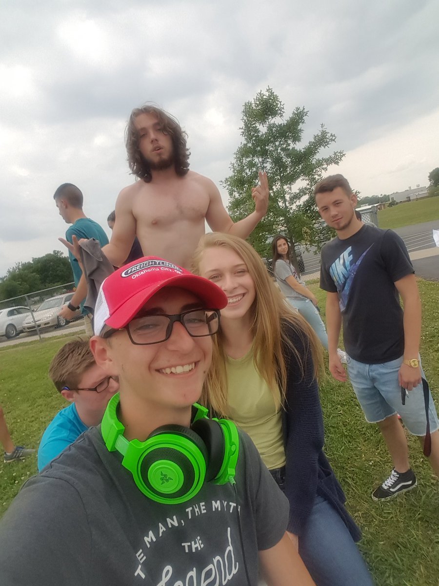 Josh74191668's tweet photo. These are my best friends or what I like to call him my family they are good teammates and I want on the roof too and I got in trouble https://t.co/8jgOr6dGxo