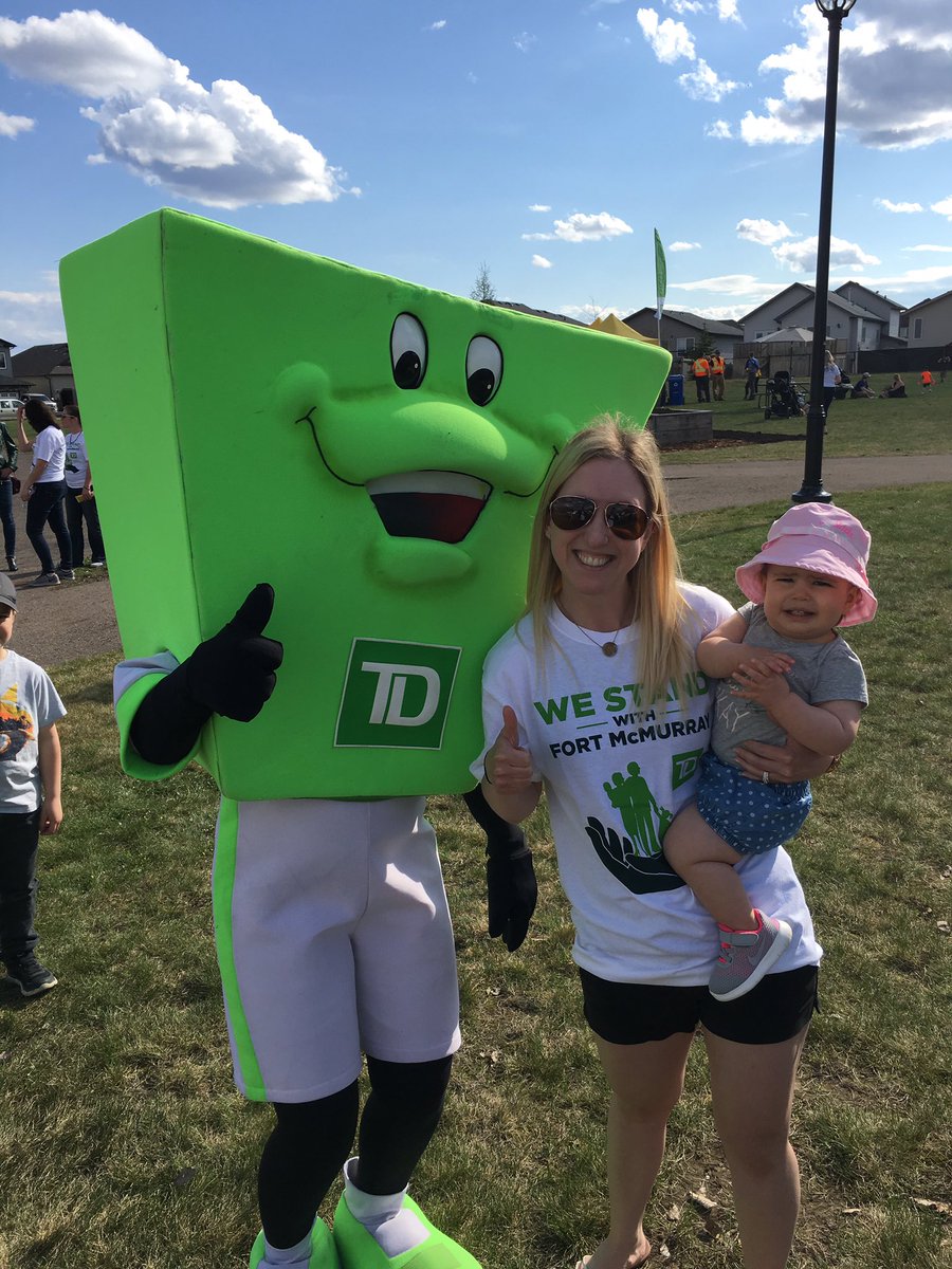 ashleyleriche's tweet photo. Beautiful day in the Mac :) So proud to work for such an amazing company #futuretdemployee https://t.co/AztDi2VaiU