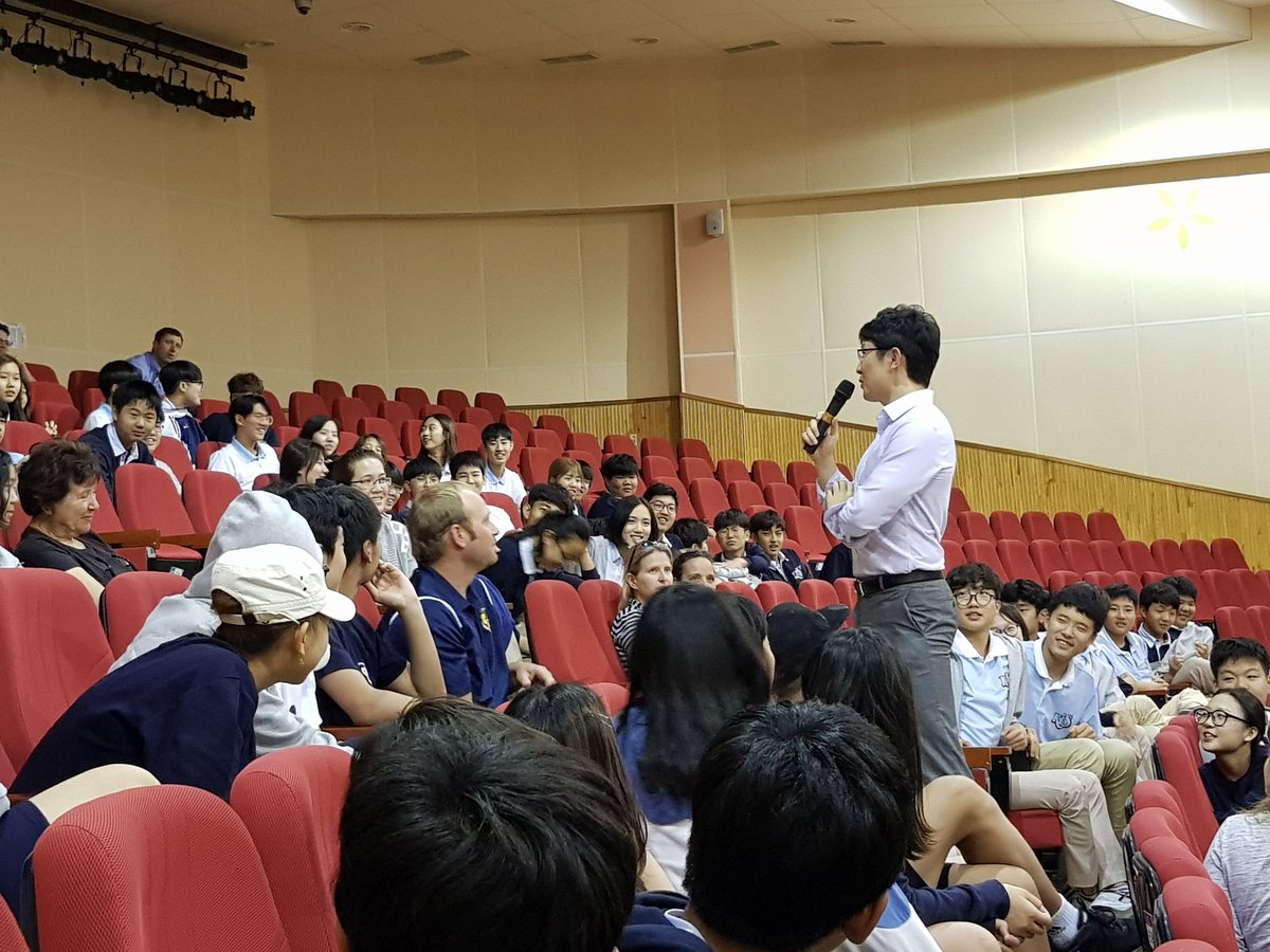 tesolwar's tweet photo. Lee, Sung-ju, North Korean refugee and author of #everyfallingstar @kisjeju. Real proud of our students thoughtful questions. #kisjmsroars https://t.co/xX3xwX8F8g