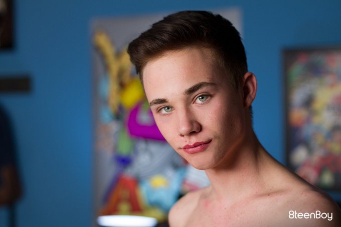 Get to know @jaythompsonxxx...

https://t.co/p7ofxPHqtq

#BeautifulEyes #AmazingAss https://t.co/RPG