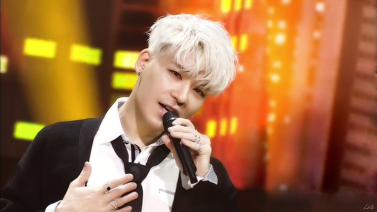jkjoy4444's tweet photo. 20170507 SBS Be Well Stage screenshot hoony part 2
#강성훈 #KANGSUNGHOON #젝스키스 #젝키 #姜成勋 #SHECSKIES #아프지마요 https://t.co/zWnkbLI5df
