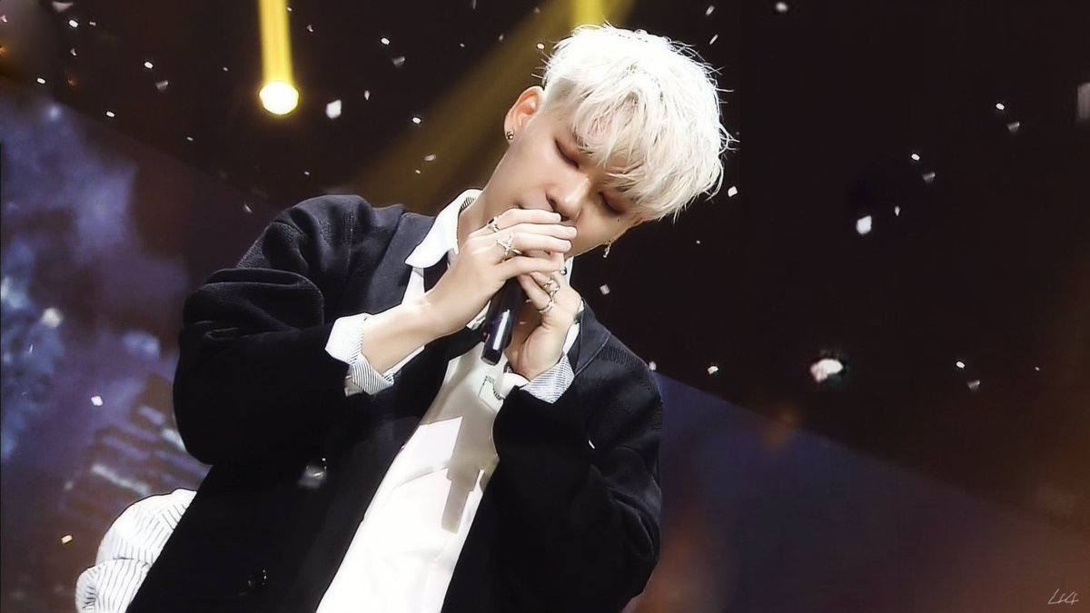 jkjoy4444's tweet photo. 20170507 SBS Be Well Stage hoony part 3
#강성훈 #KANGSUNGHOON #젝스키스 #젝키 #姜成勋 #SHECSKIES #아프지마요 https://t.co/XPvlyFCqwX
