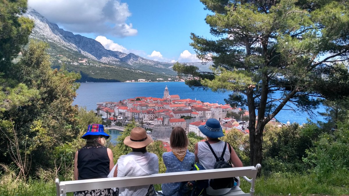 vmdadventure1's tweet photo. When you find that perfect spot to take a break after a long walk...😊
#adventuretravel #korcula #marcopolo #oldtown https://t.co/iWOj01blz5