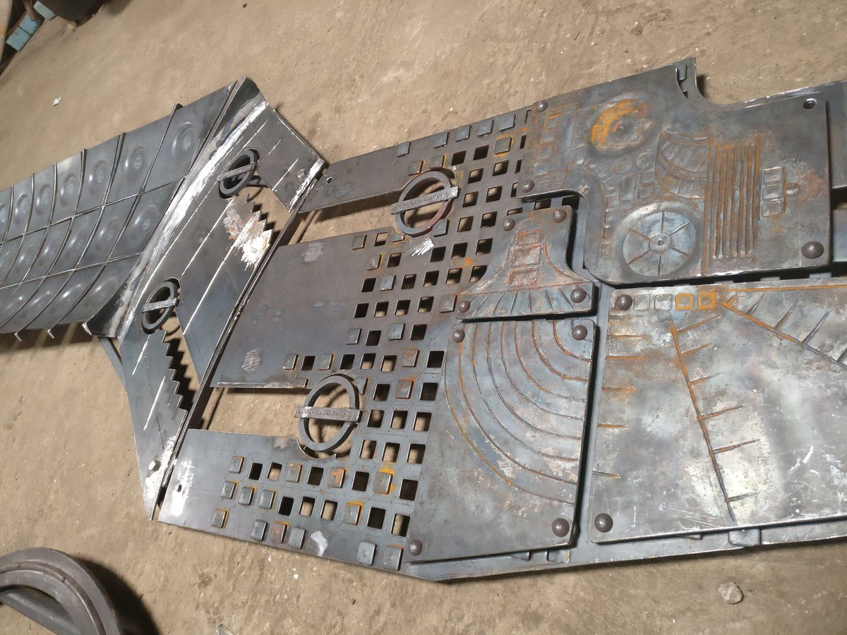 BexSimonArtist's tweet photo. London underground section very nearly finished #paolozzi and #jubileetube inspired London public art #artsmiths #simonbushell #jakedowe https://t.co/6Qs5f3lwDe