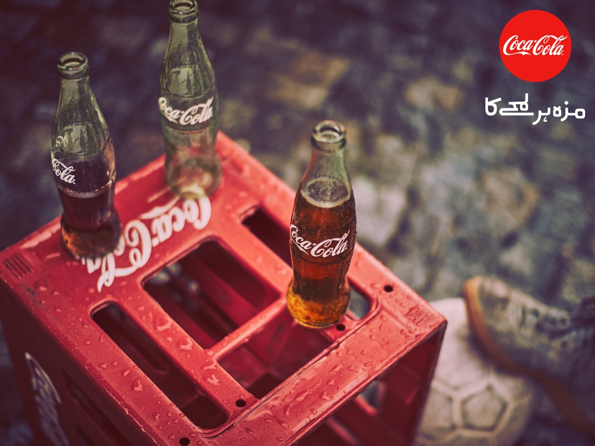 CokePk's tweet photo. The perfect refreshment to cool down after playing some sports! #ColdNotHot #ChaiNahiCoke #ZaalimaCocaColaPilaDe https://t.co/XrZo7NFcAv