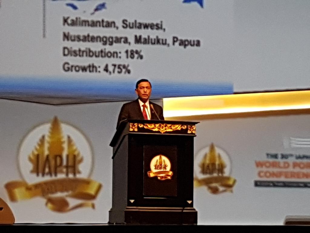 anna_maryani's tweet photo. Menteri Kordinator Kemaritiman RI #Pelindo1234 #worldport #conference #Baliindonesia #IAPH2017 https://t.co/dqHIRHASsn