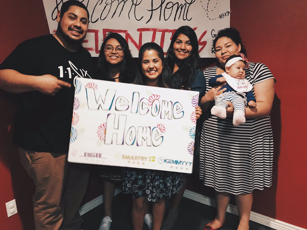 itsellliee's tweet photo. Love my @relentlessya family! β€οΈ#LivingRelentless #RelentlessYa #Blessed https://t.co/4JdqUW9qyB