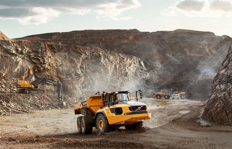 PlantEquipHire's tweet photo. Babcock’s new Volvo ADT and excavator launched | https://t.co/HBjDfRjXM4 | #babcock #A60H #EC950E #ADT #excavator @VolvoCEGlobal https://t.co/deimgx1yLv