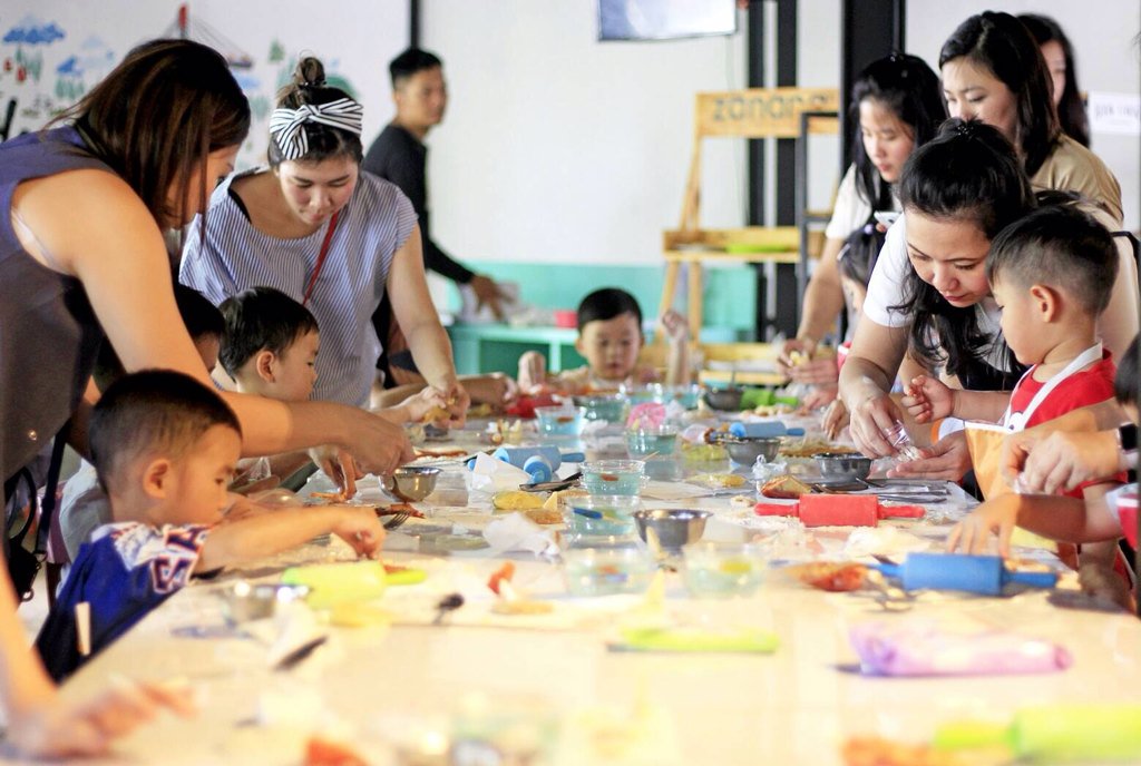 Cooking class with @mimpisikecil ,seruuuu banget nih ! 🍕💨
#cookingclass #kaneclass #mimpisikecil #kanepizzeria