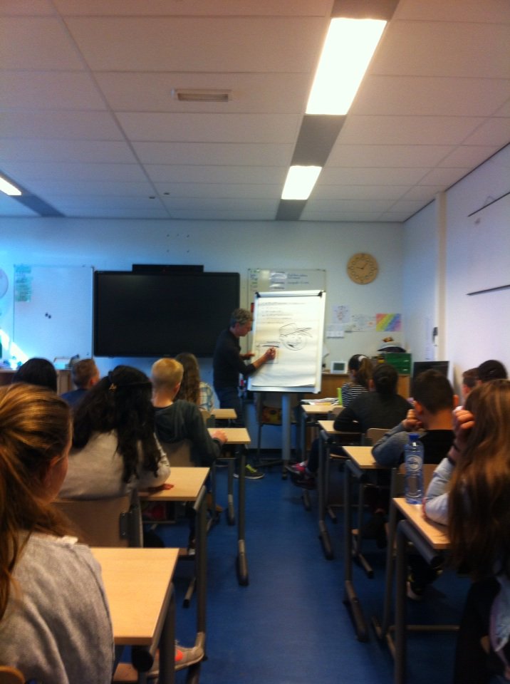 BS_Zonnewijzer's tweet image. Workshop Striptekenen in groep 8. #bibliotheek gooi en meer #benwestervoorde
