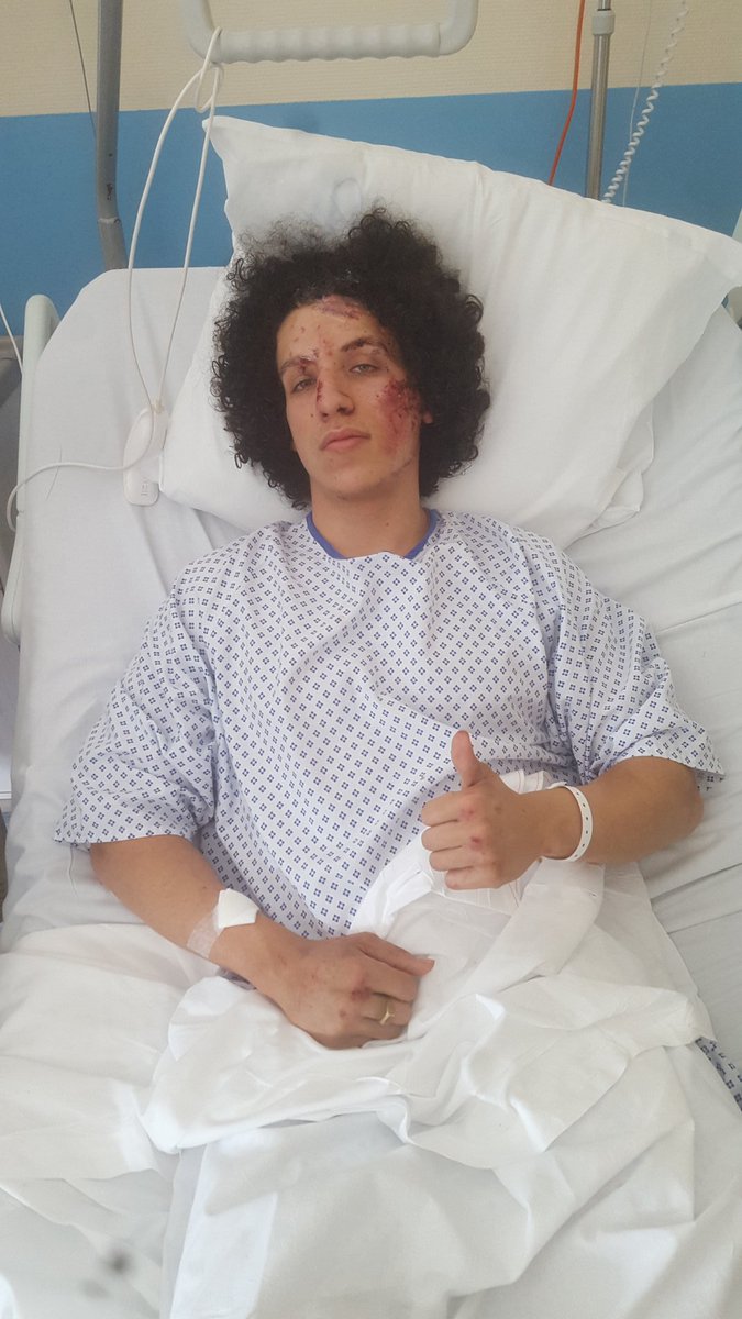 0Riles's tweet image. Ystrday night I survived 2 car accident in a row. I lost a lot of blood but I miraculously ended up with minor injuries. #ThankGodOnceAgain