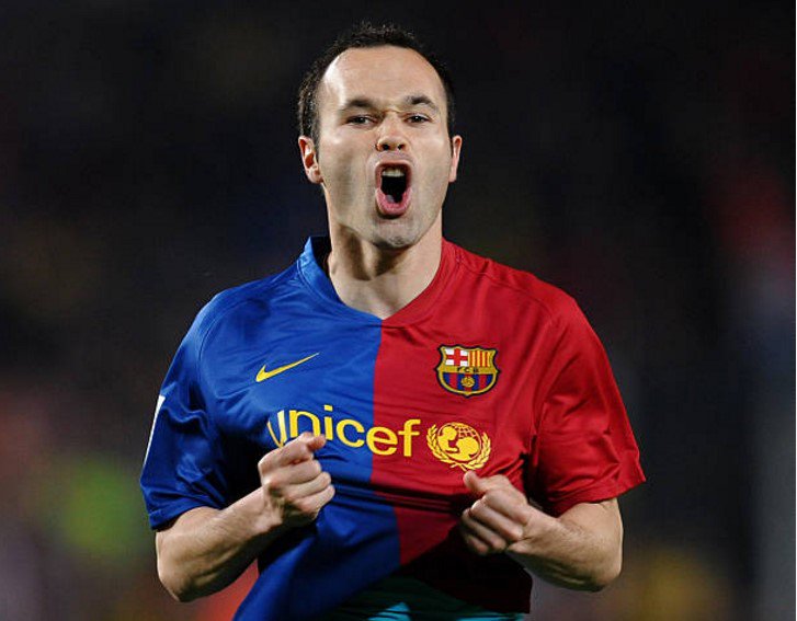 Happy birthday to one of the greatest midfielders ever. Andrés Iniesta turns 33 today. 