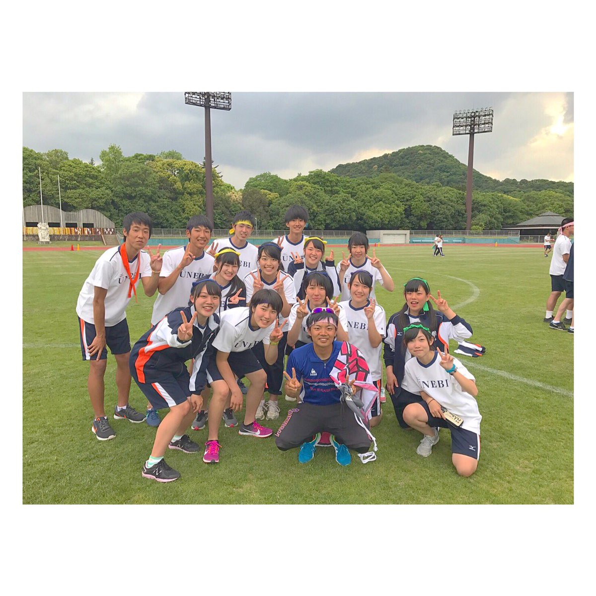 y_09akaf's tweet photo. 05.10  🌈体育大会🏃🏻‍♀️💨

もうずっと楽しいだけのあっという間の最高な１日やった👆🏻👆🏻 9組のみんなとも仲良くなれたと思うしこれからが楽しみ🌷🌷 写真もいっぱい撮ってくれてありがとう🌱

昨日はみんなお疲れ様です🌟 https://t.co/9bawwQr4CF