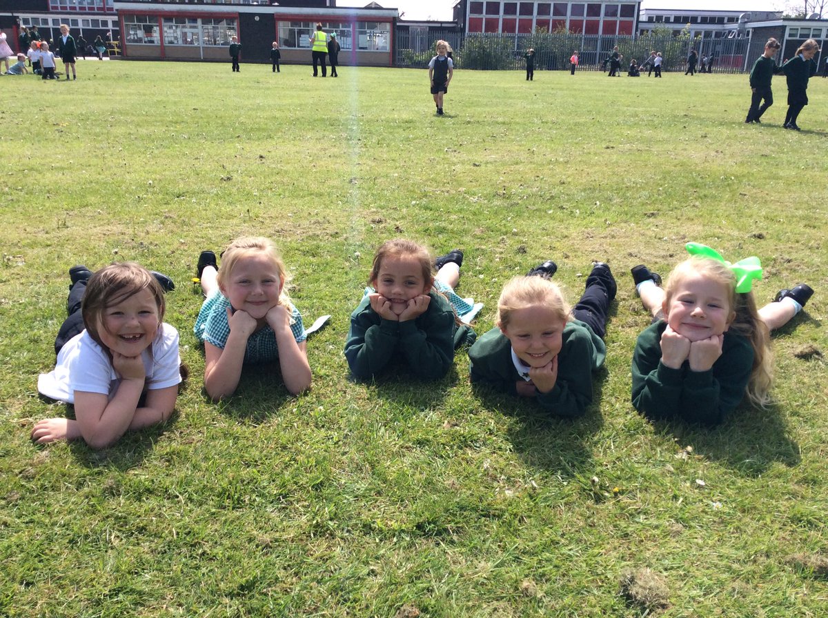 DeltaTheParks's tweet photo. 💚💚Happy days 💚💚 @TheParksY2class @TheParksY4class @TheParksY6class https://t.co/gQKUq2CqsP