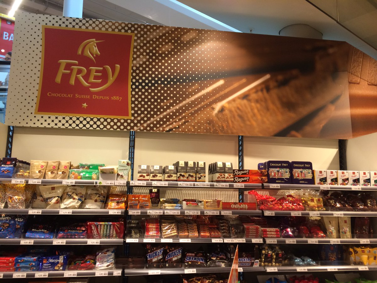 pascal_frey's tweet photo. #pathpopgen Souvenirs from Switzerland: chocolat Frey (one of) the best Swiss chocolate! https://t.co/aoXqVNeNry https://t.co/ppdiEIFIM7