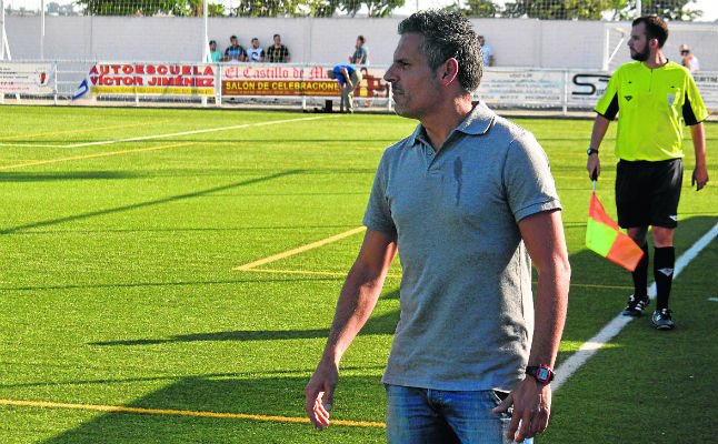 #PrimeraAndaluza | Antonio Ortega comunica su despedida ow.ly/gQK130bD86D vía <a href="/FSevillanoED/">Fútbol Sevillano ED</a>