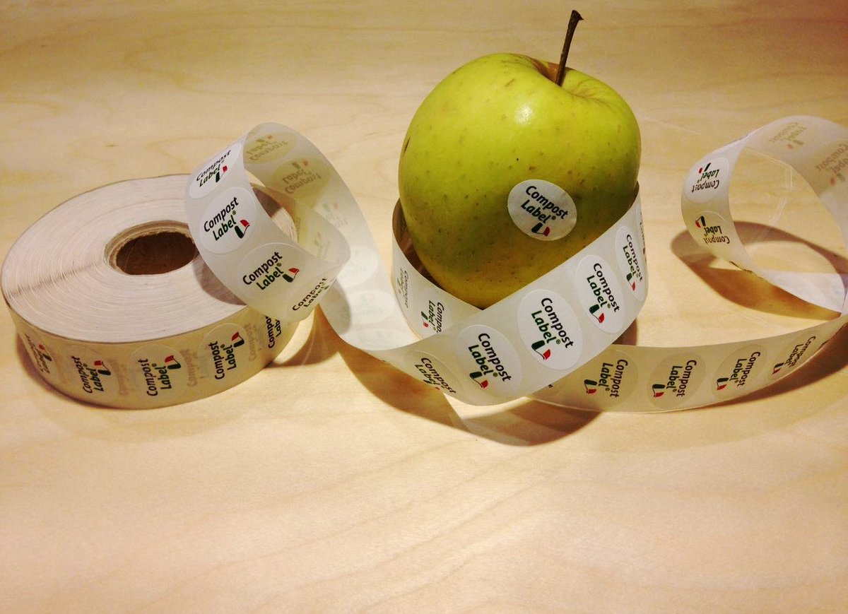 polycartspa's tweet photo. Etichetta #CompostLabel in @materbi: grazie alla sua completa biodegradabilità, può essere gettata nell'organico trasformandosi in #compost! https://t.co/QuEnddv5mi