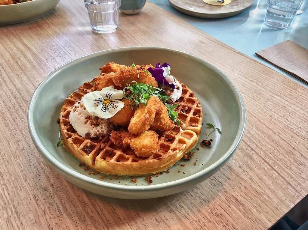 gluttonmag's tweet photo. Popcorn Chicken + Waffles at Kitty Burns @kitty.burns https://t.co/wpl5UJj8Fn #foodporn #glutton https://t.co/Zuqqw4BJEc